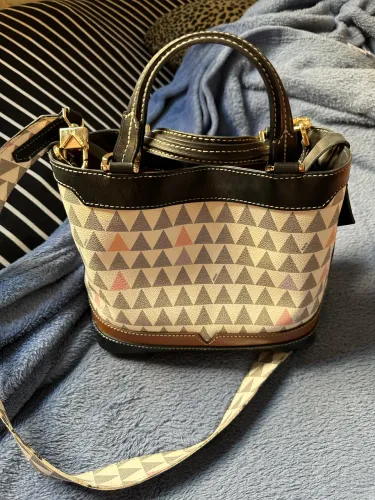 Bolsa Schütz triangle
