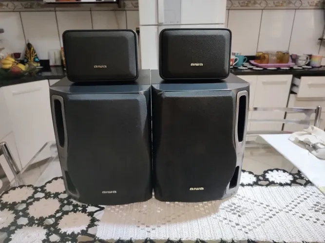Par de caixas acústicas Aiwa modelo nsx- ( usadas e antigas )