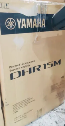 Caixa Ativa Yamaha DHR15M 1000w 15 Pol