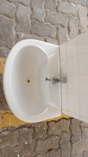 Box, pia , lavanderia e  vaso sanitario 