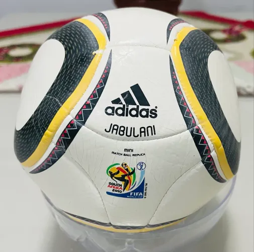 Mini Bola De Futebol Jabulani Adidas Copa Do Mundo 2010 C/Ponteira Para Encher Nunca Usada