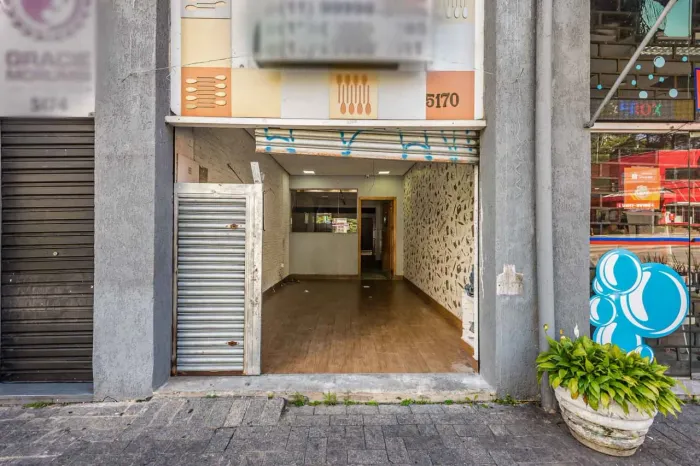 Loja na Avenida Giovanni Gronchi, 5170 93 m²