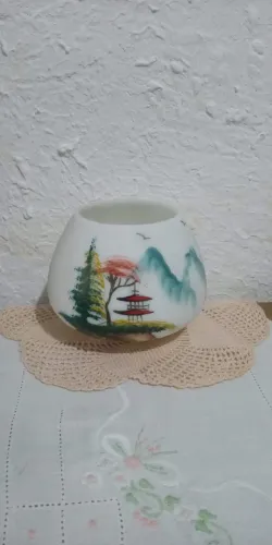 Cúpula antiga de vidro fosqueado pintado a mão