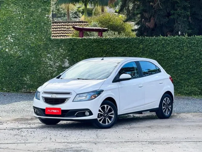 Chevrolet Onix Hatch LTZ 1.4 8V Flex Power Mec. 4P 2015