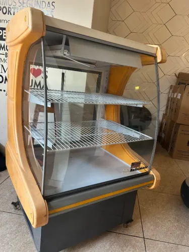 Vitrine expositora + banqueta - R$ 700