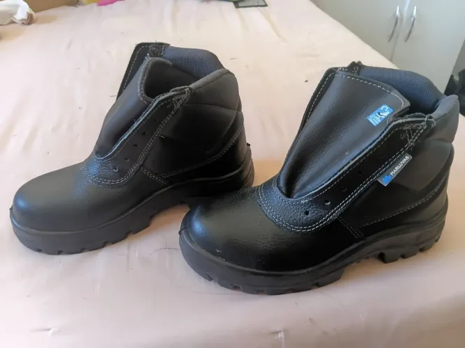 Vendo bota nova!