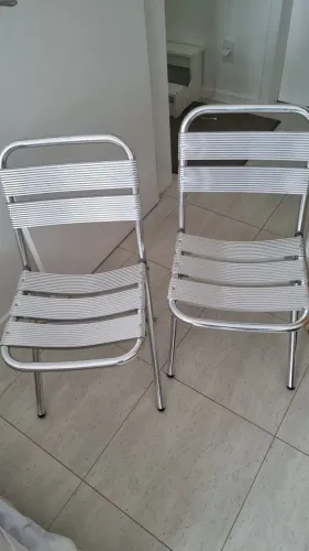 Duas Cadeiras Dobráveis em Alumínio - Leves, Resistentes e Funcionais