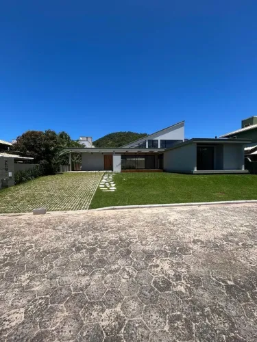 Casa a venda em condomínio - Campeche - Florianópolis
