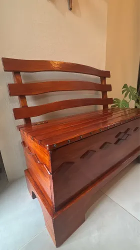 Caixa de lenha tipo baú