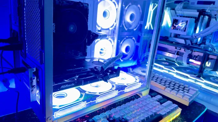 PC GAMER MSI - Ryzen 5 5600G - 32GB RAM - RX 9600xt 16GB- Zero 