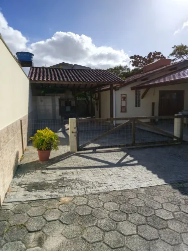 Casa Aconchegante no Rio Tavares 
