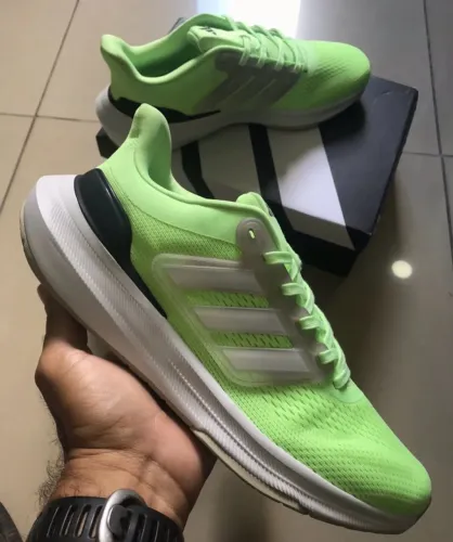 Tênis Adidas Ultrabounce Run tamanho 43
