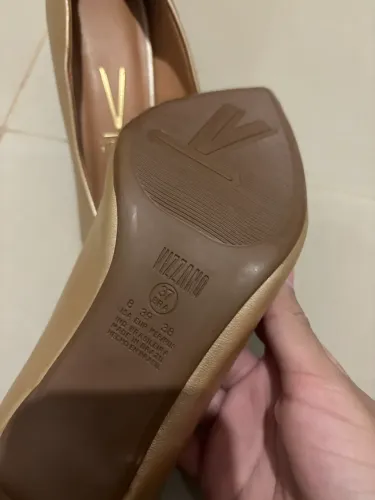 Scarpin Vizzano Dourado 
