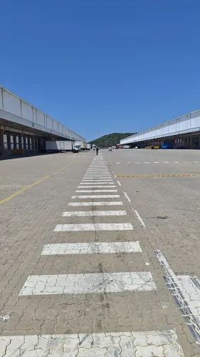 VAGA DE MOTORISTA CARRETEIRO - CNH E