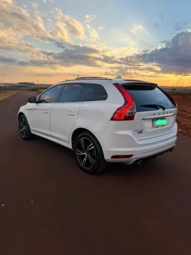 Volvo XC 60 T-5 R-design 2.0 FWD 5P 2017
