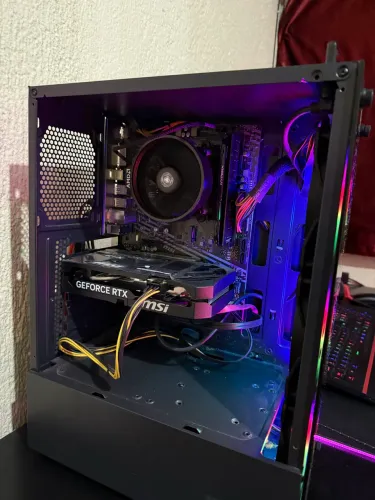 PC GAMER FORTE (Rtx 5060 e Ryzen 7)