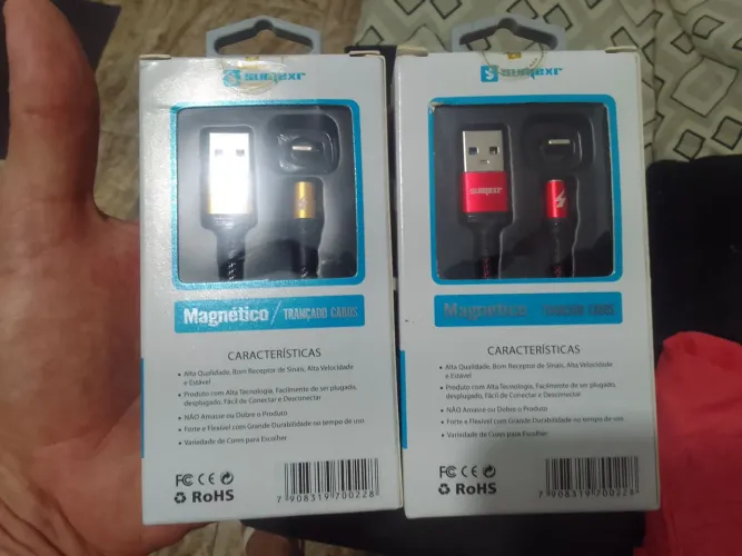 VENDO 2 CABOS MAGNÉTICOS PARA I PHONE 2.4 A SEM USO NA CAIXA!!!