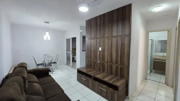 Casa Mobiliada em Condomínio | 2 Quartos | Garagem para 2 Carros | Excelente Localização!