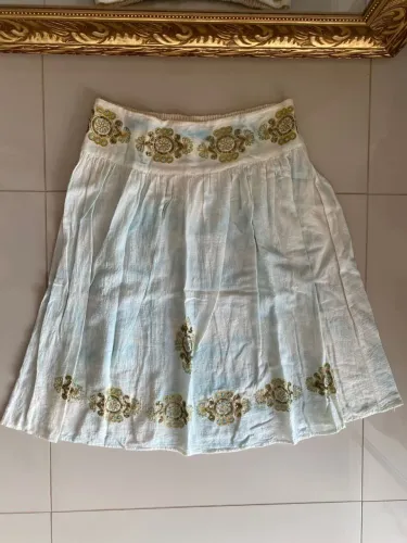 Saia indiana branca com bordado lantejoulas Jus D`orange