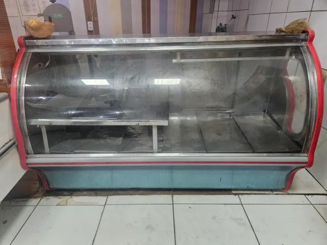 Freezer expositor de carnes Só Aço 220V vermelho 2 portas