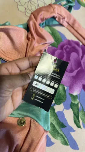 Calça Zara e biquine 