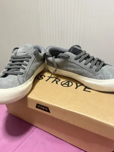 Tênis Straye Grey Cream Cinza Escuro nº 37 - Pouco Usado