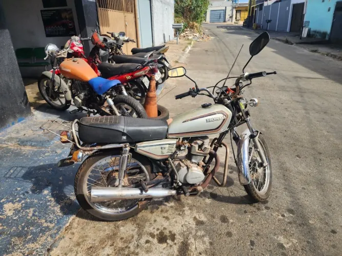 Vendo Honda ML 125, moto clássica, excelente para quem gosta de motos antigas, 