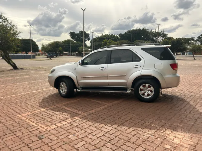 Toyota Hilux SW4 SRV D4-d 4X4 3.0 TDI Dies. AUT 2008