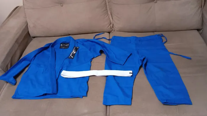 Vendo kimono super novo