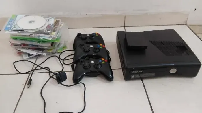 TROCO OU VENDO XBOX 360 DESBLOQUEADO