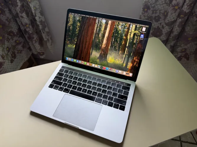 Macbook Pro 2019 Touch Bar em Perfeito Estado