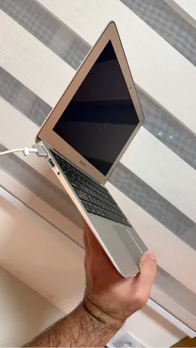 MacBook Air 11?
