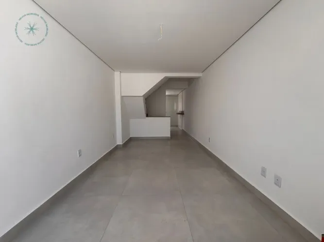 Casa geminada com área externa no Jardim Leblon