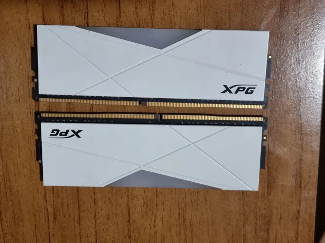 Memoria ram 2x8 ddr4 Xpg spectrix d50 Argb 3600mhz Oc até 4400mhz estável