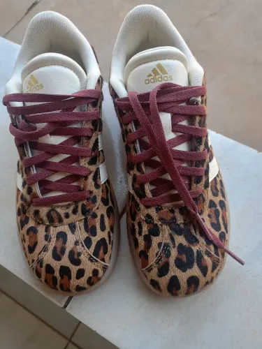 Tênis feminino Adidas