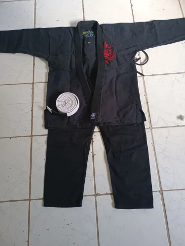 Kimono Jiu-Jitsu Akira A1 + Faixa Branca
