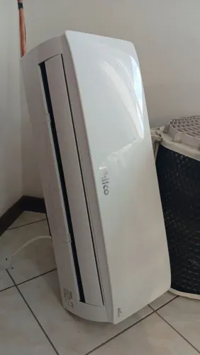 Ar-condicionado Philco inverter, semi novo.