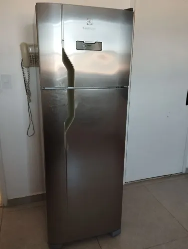 Combo Geladeira e Máquina de Lavar Roupa