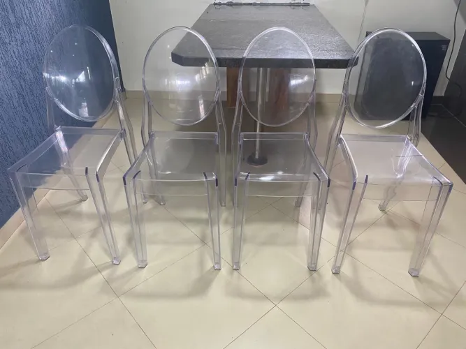 Cadeiras em Policarbonato Transparente (Ghost)