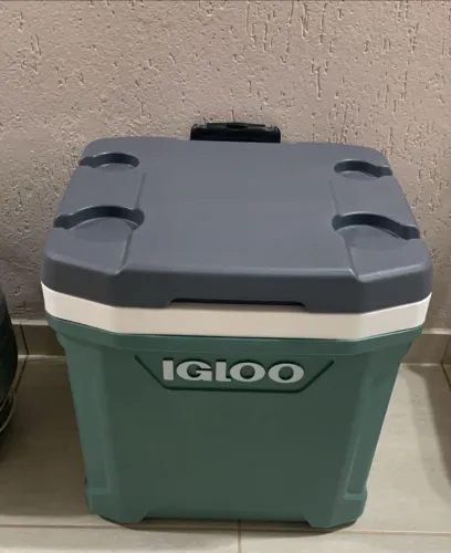 Caixa térmica Igloo 56 litros