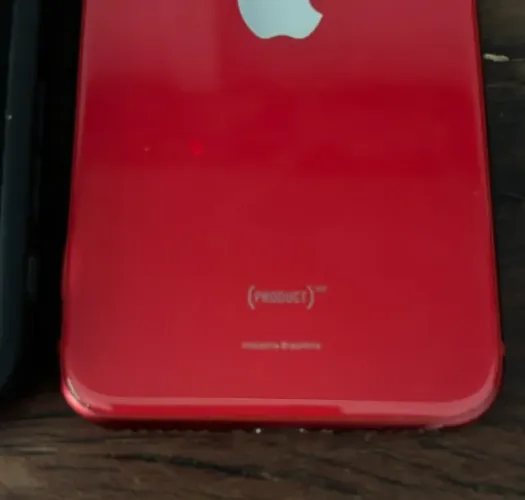  iPhone SE de 2ª Geração (2020) na cor especial (PRODUCT)RED