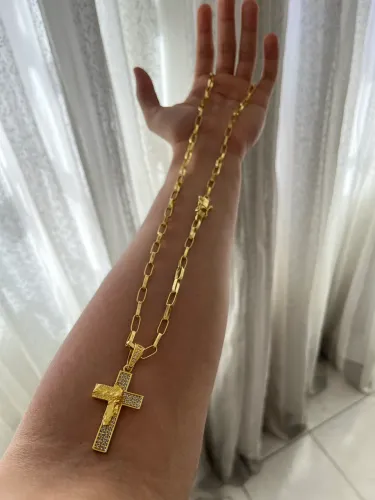 Corrente banhada a ouro elo Cartier 6mm + pingente cravejado com pedras de zircônia