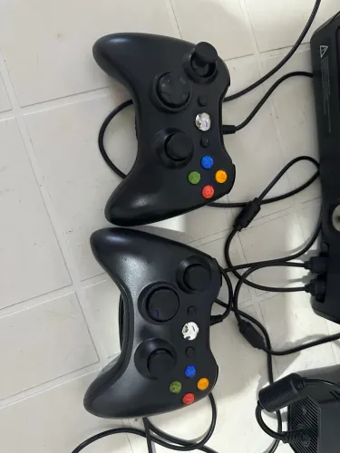 Vendo ou troco Xbox 360 destravado