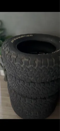 PNEU BF 275/65R18