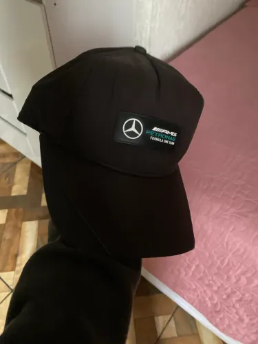 Boné Mercedes preto