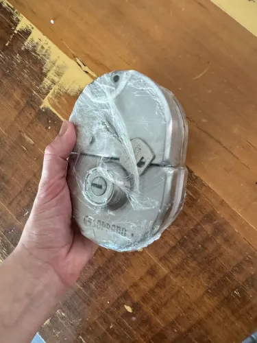 Fechadura de pressão para vidro soprano
