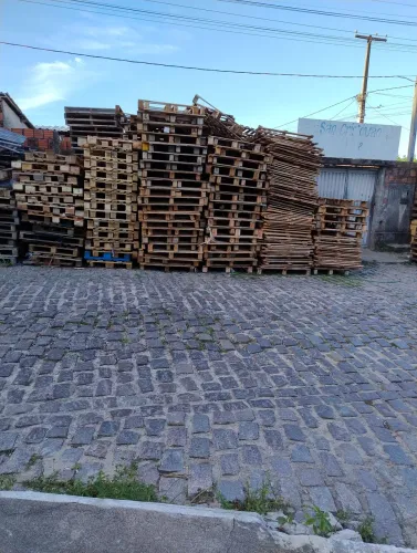 Pallets disponíveis a venda