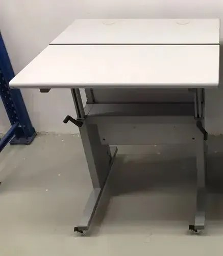 Mesa Ergonômica Call Center com Regulagem por Manivela