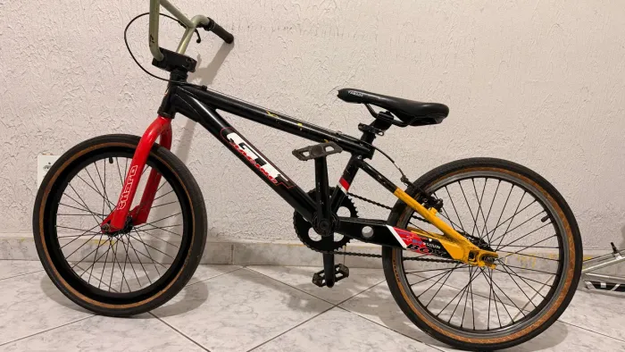 Bike BMX GTI Profissional aro 20