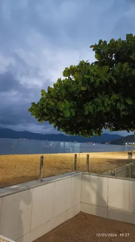 Casa pé na areia na grande Florianópolis Praia de fora 
